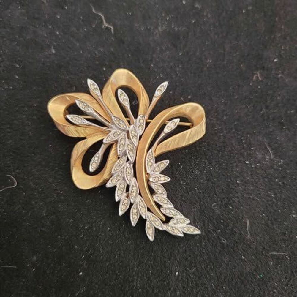 Vintage Polcini Brooch Goldtone